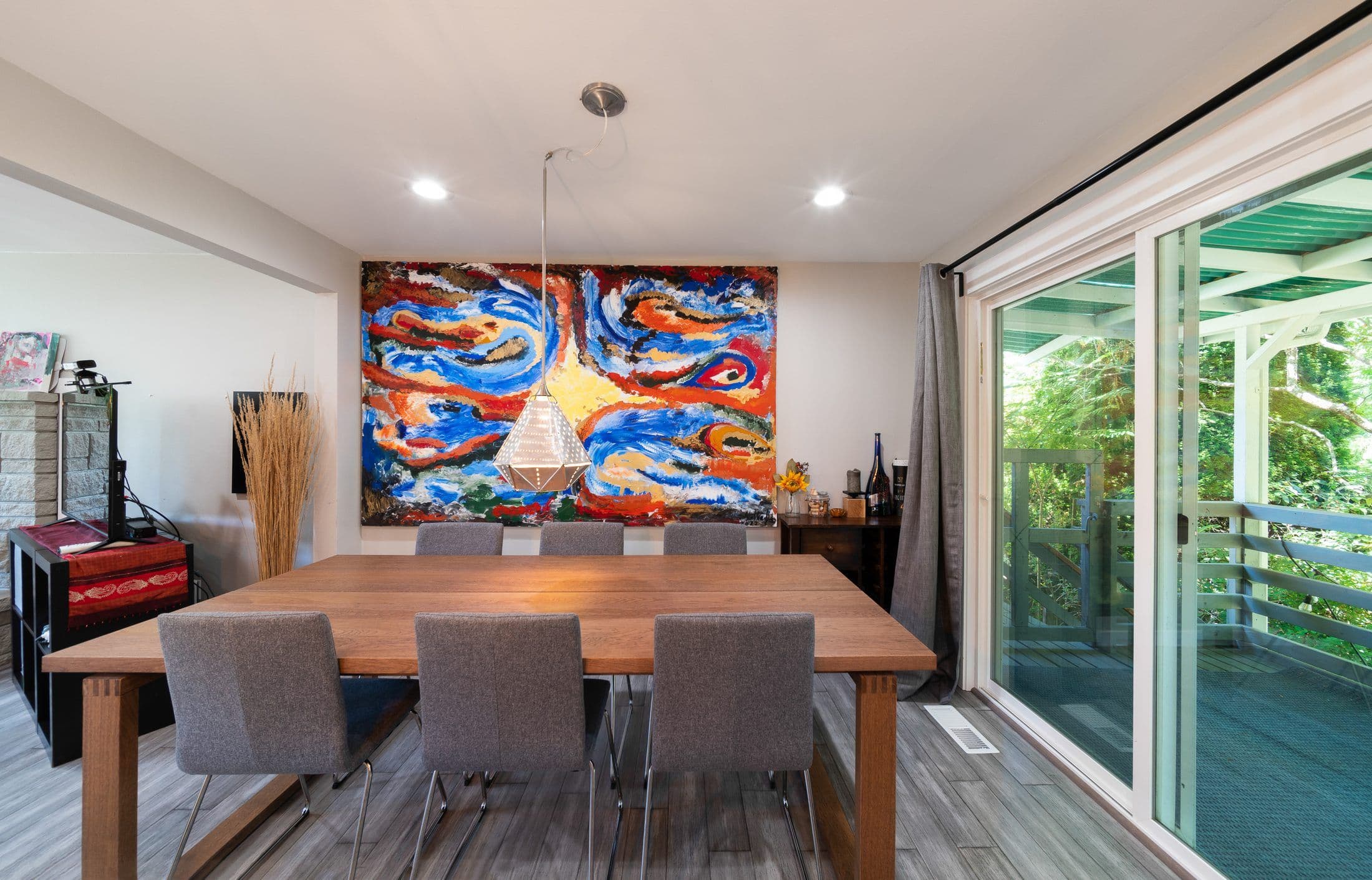 Modern Upper 3BR/2BA | EV Charger | Private Entry — photo 4