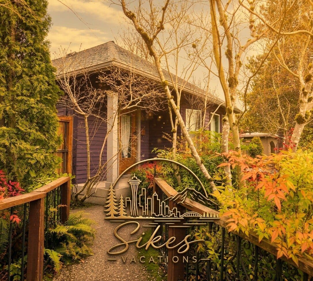 Charming Historic Home • Quaint Garden • Arboretum