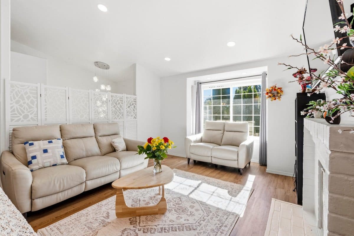 4BR Home w/ AC, Piano & Fast WiFi | Near Edmonds
